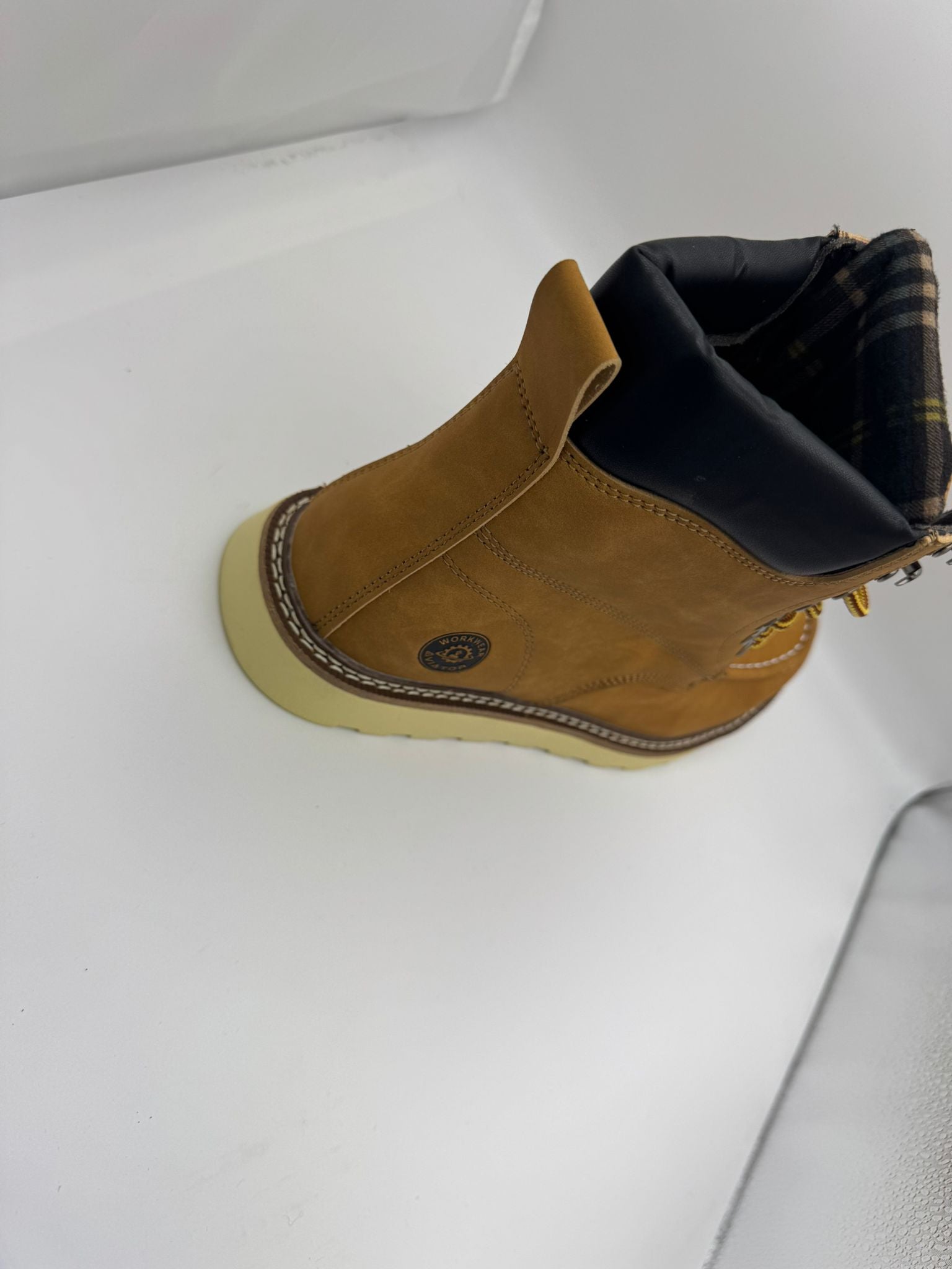 AV-1424 Composite Toe Work Shoe
